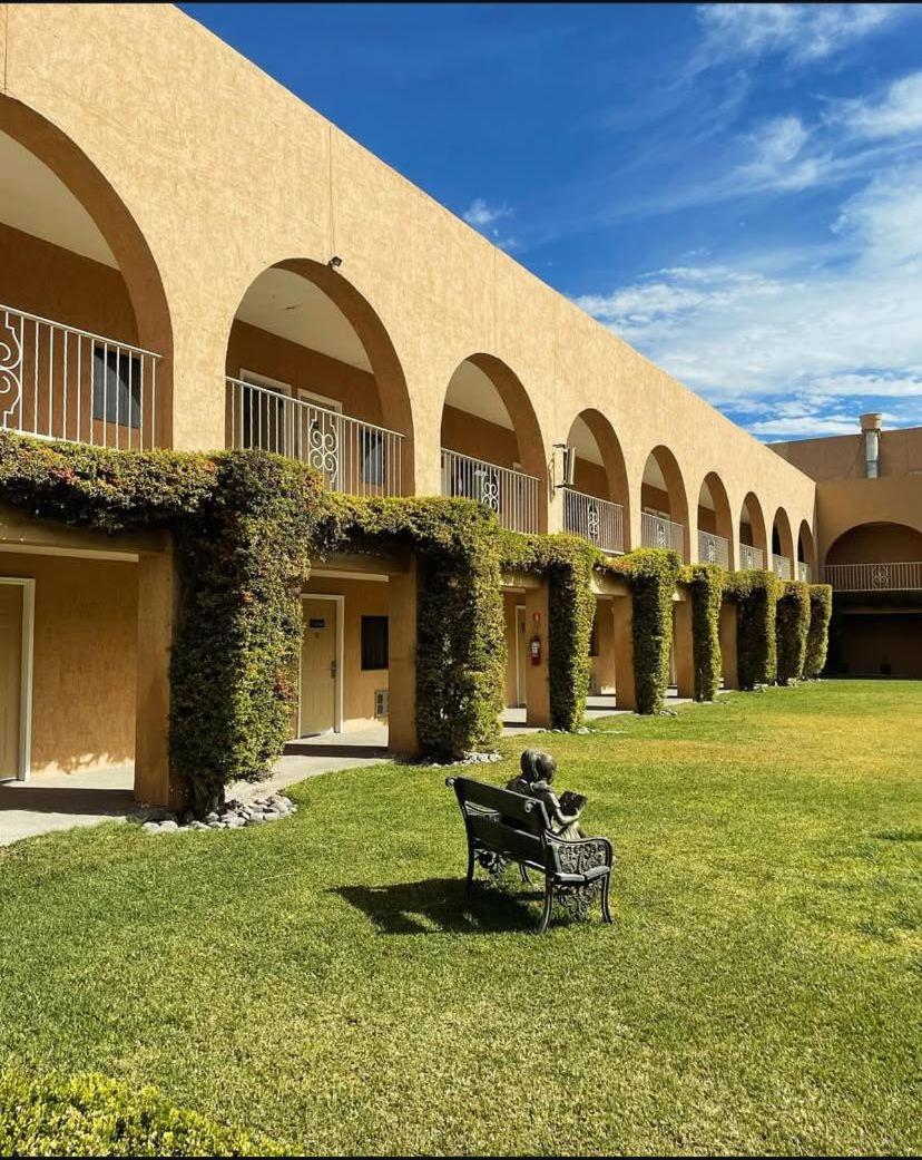 Hotel Santa Fe Camargo المظهر الخارجي الصورة