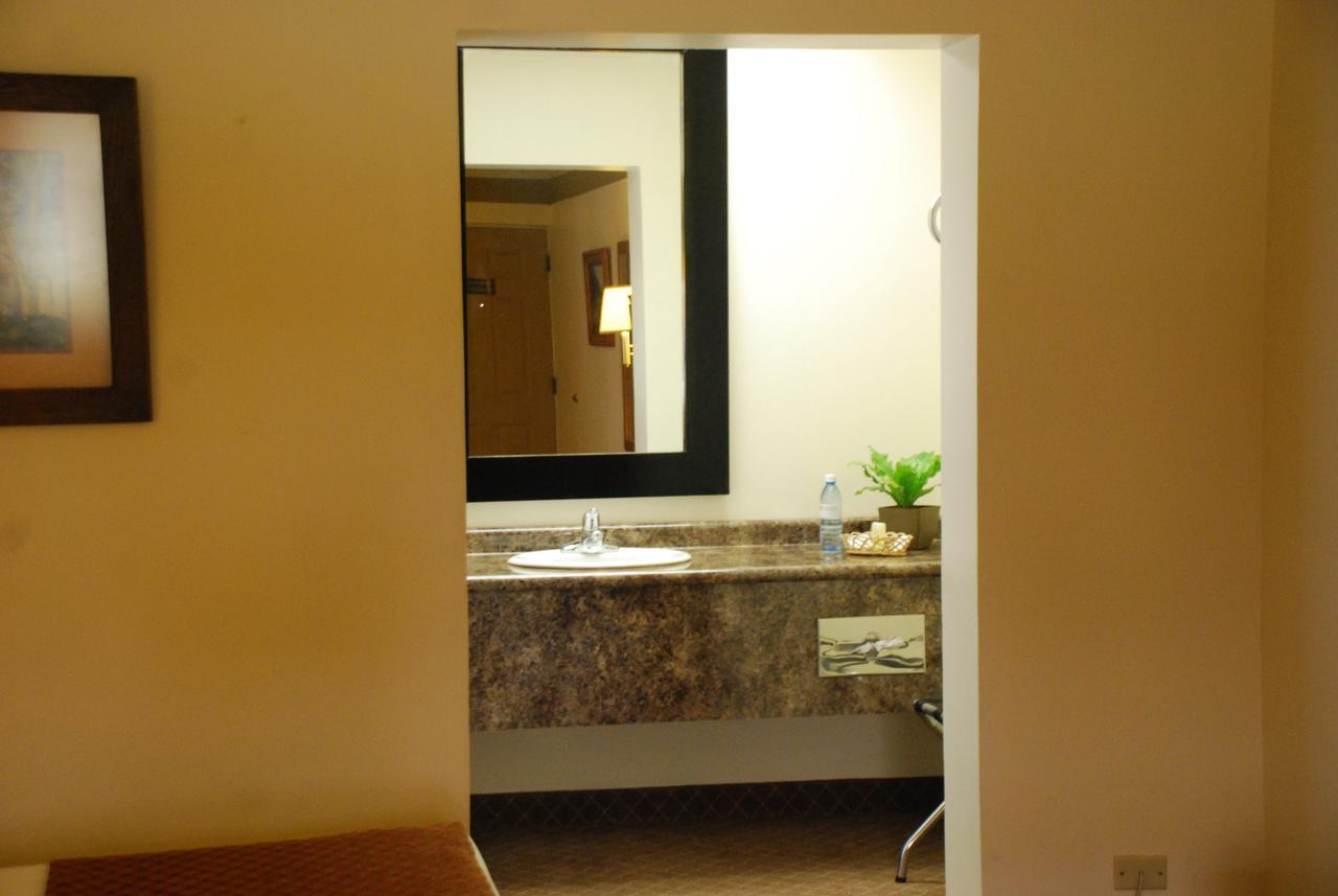 Hotel Santa Fe Camargo المظهر الخارجي الصورة